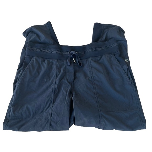 Lululemon Dance Studio Crop II Unlined 20” Style #W6APMS Black Scrunch GUC Sz 8 - Picture 4 of 12